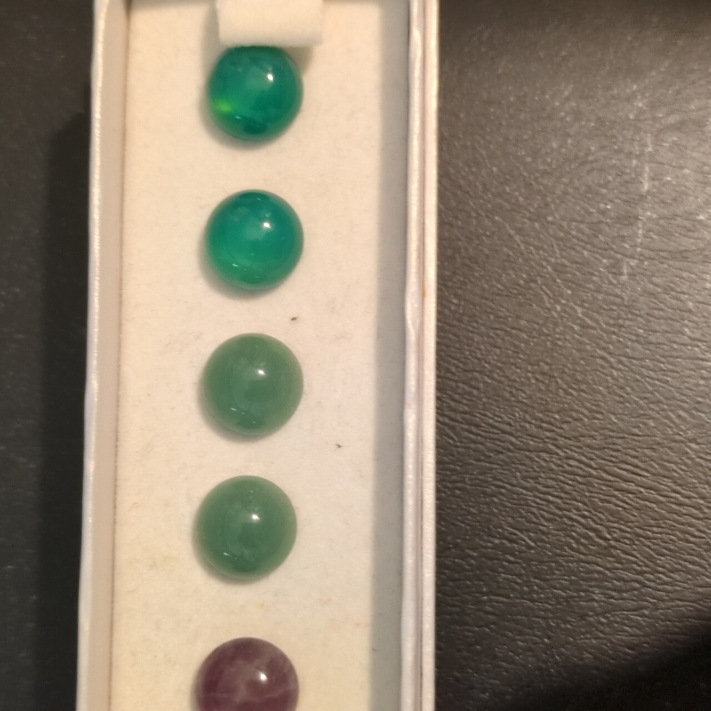 Jade Botton Earrings 5 Pair Set. - Picture 4 of 8